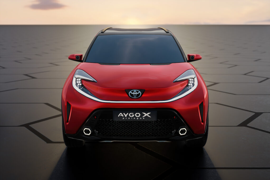 Toyota Aygo X prologue muso luci accese