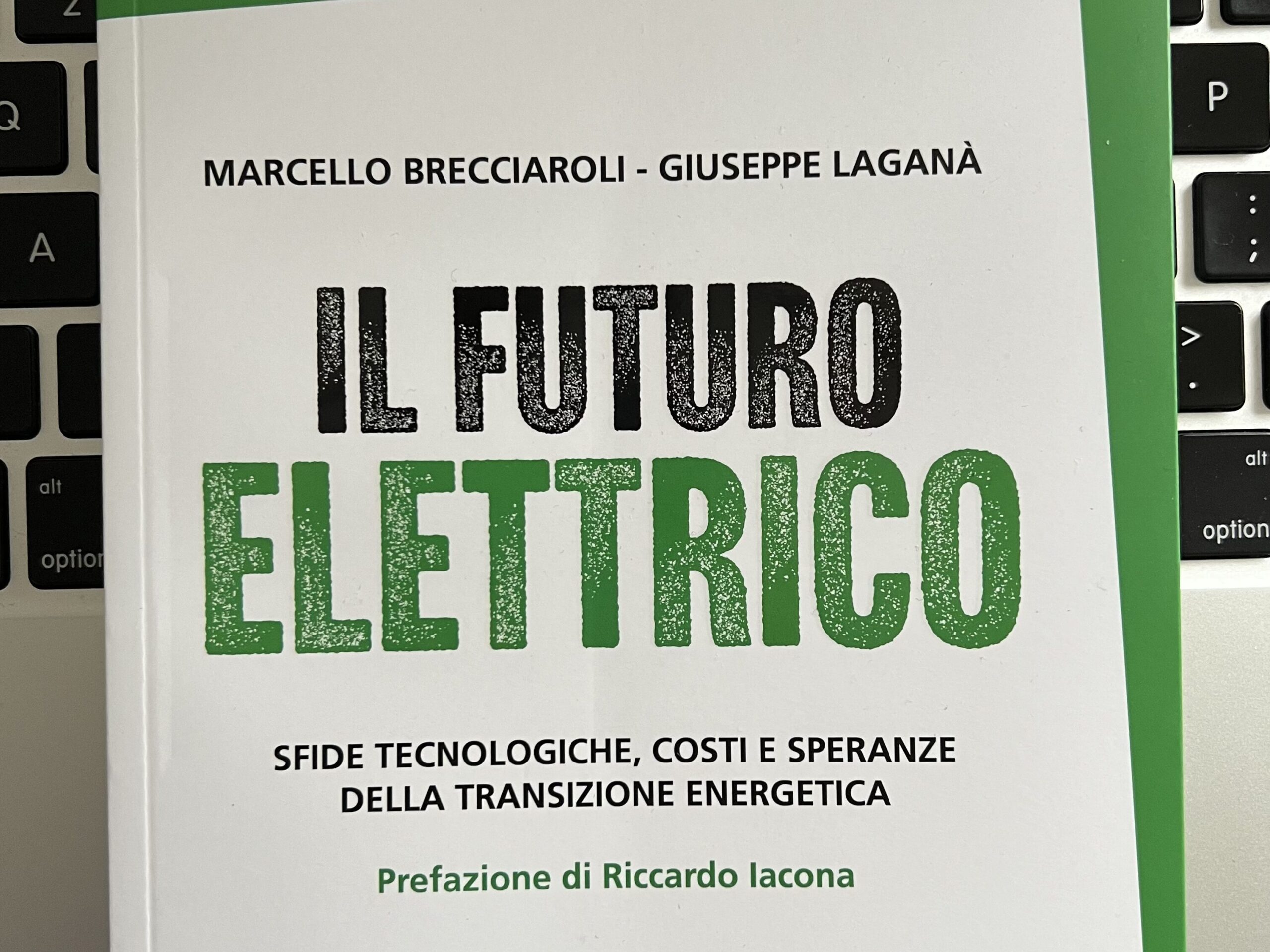 copertina Libro futuro elettrico