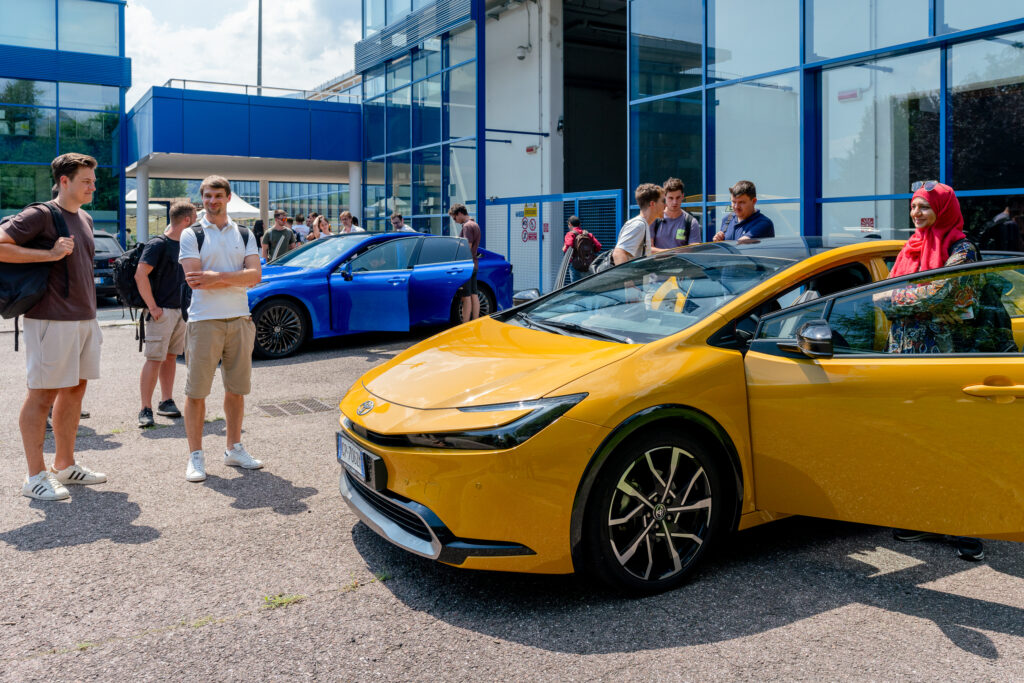 2H mobility Toyota Prius Plug-in hybrid