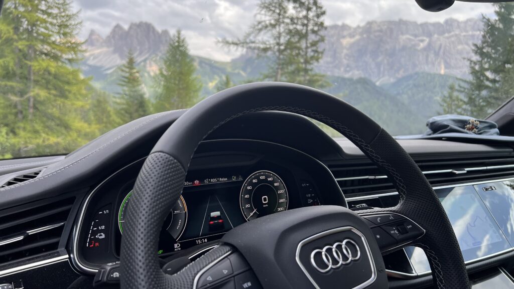 Audi Q7 plug-in interno Dolomiti